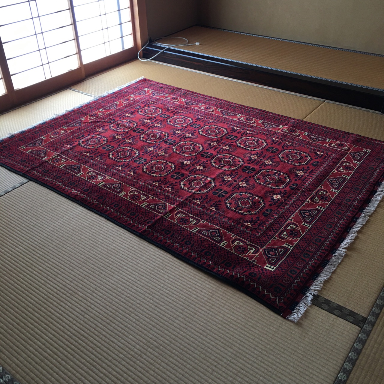 柔らかくソフトな絨毯で有名なアフガン絨毯のカミヤブ絨毯。草木染め 